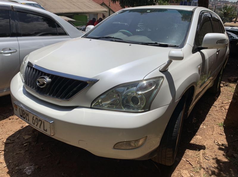 Used Toyota harrier  for sale in Kampala, Uganda
