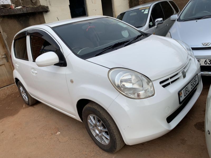 Used Toyota passo  for sale in Kampala, Uganda
