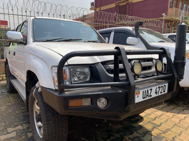 2004 Toyota hilux  pictures