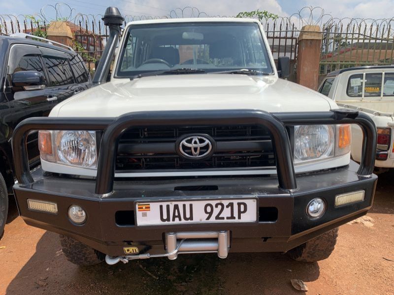 2013 Toyota land cruiser doublecabin pictures