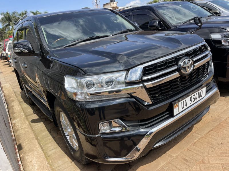 Used Toyota land cruiser v8  for sale in Kampala, Uganda