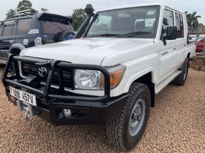 2017 Toyota land cruiser doublecabin pictures