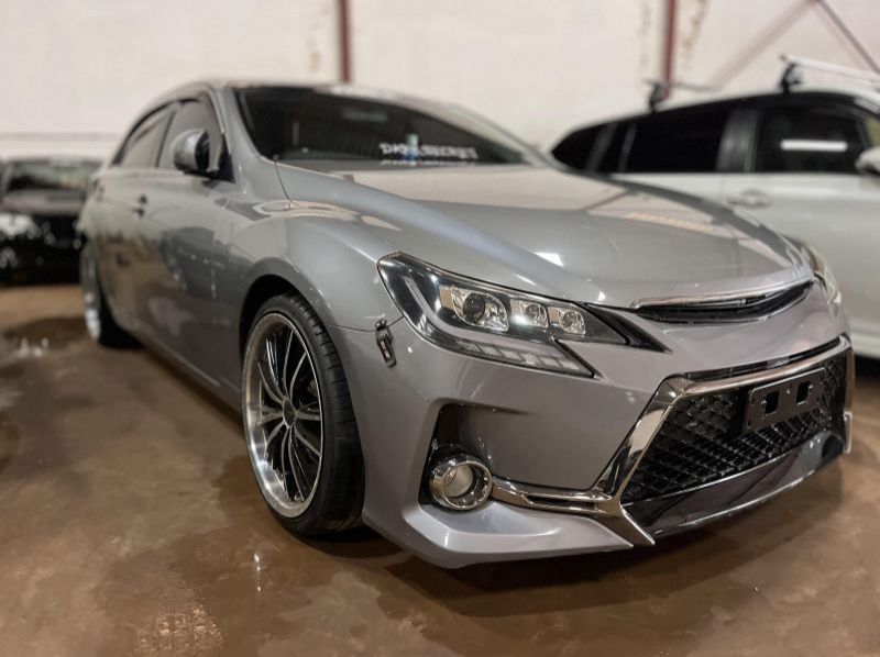 2010 Toyota Mark X pictures