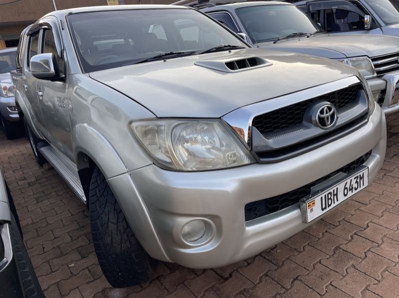 Used Toyota hilux vigo   for sale in Kampala, Uganda