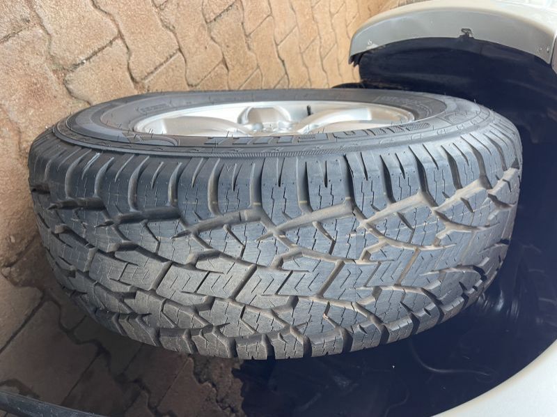 2010 Toyota hilux vigo  pictures