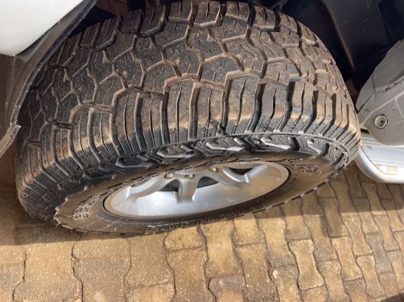 2002 Toyota hilux pictures