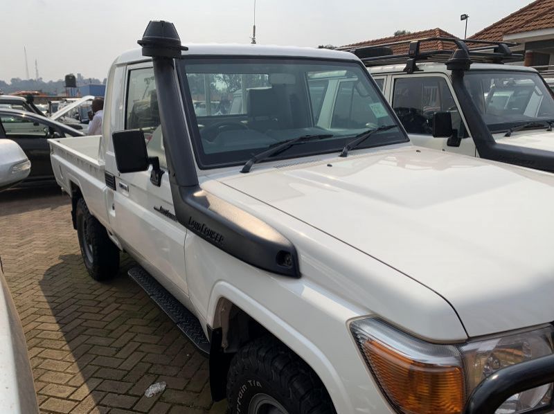 2017 Toyota land cruiser single cabin pictures