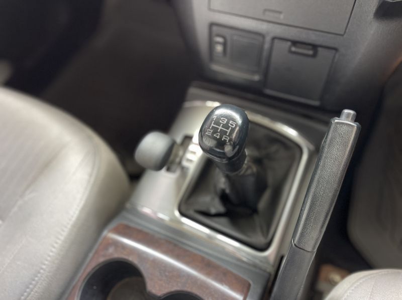 2012 Mitsubishi pajero pictures