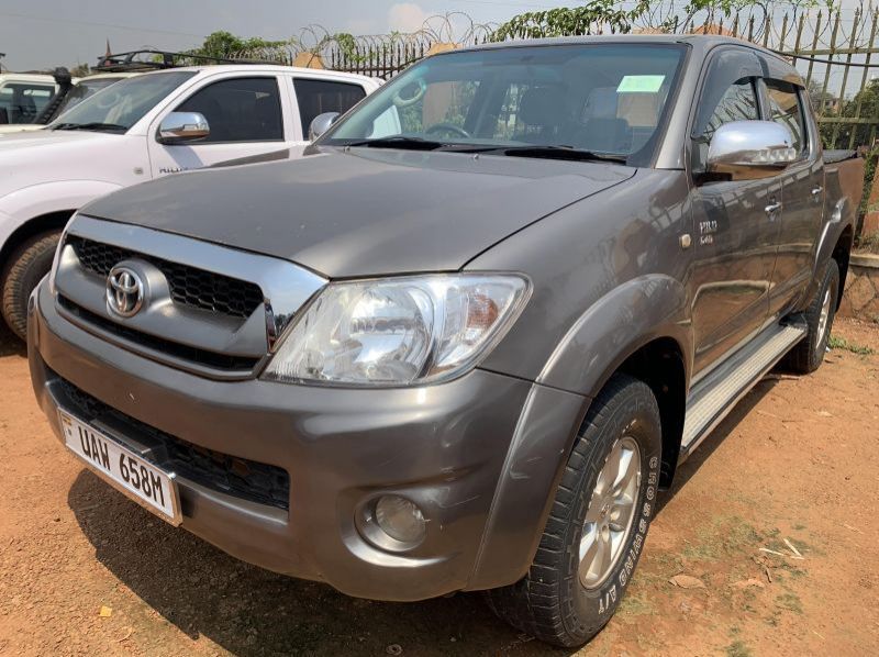 2010 Toyota hilux  pictures