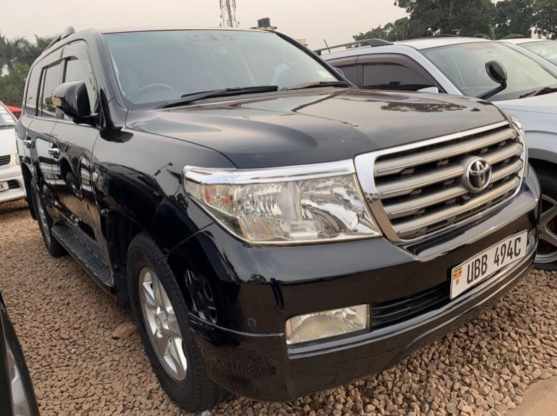 Used Toyota land cruiser v8  for sale in Kampala, Uganda