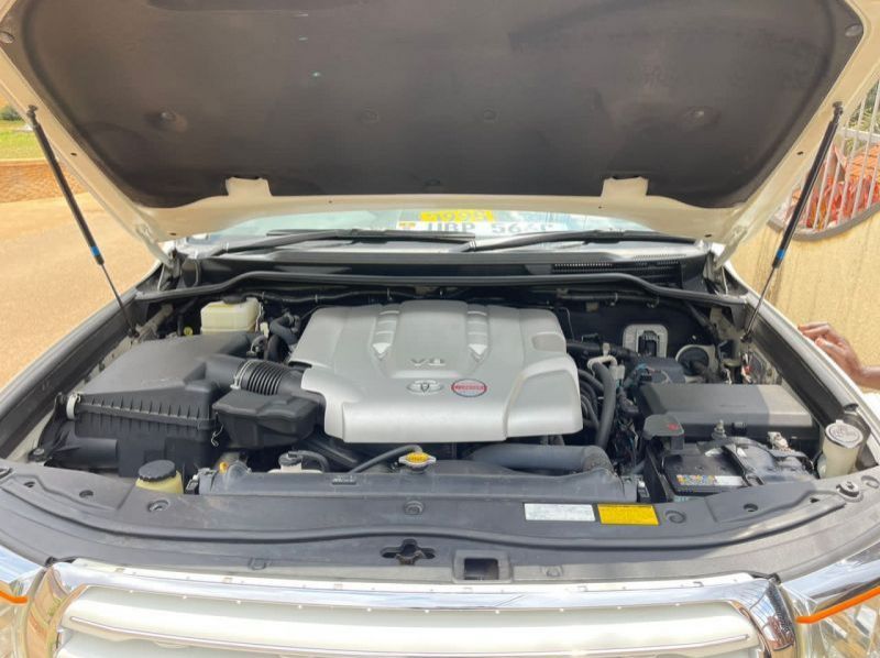 2008 Toyota land cruiser v8 pictures