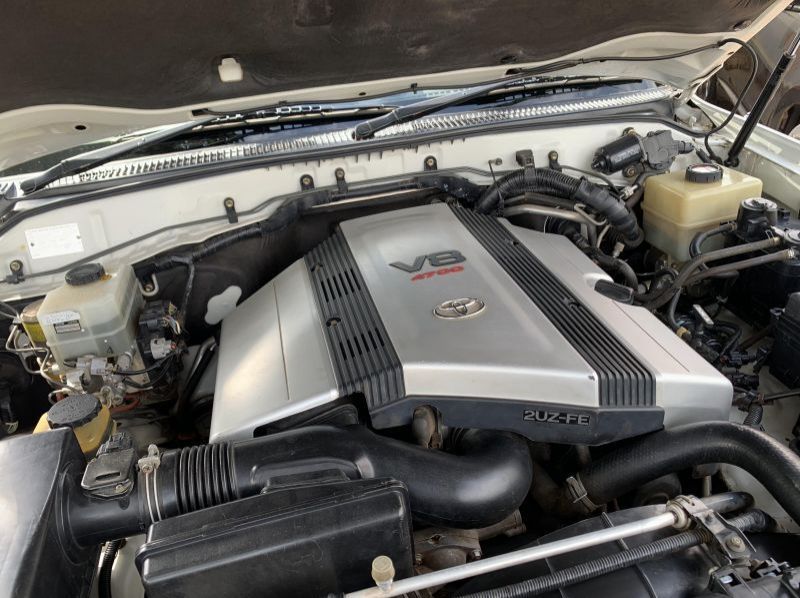 2005 Toyota land cruiser cygnus pictures