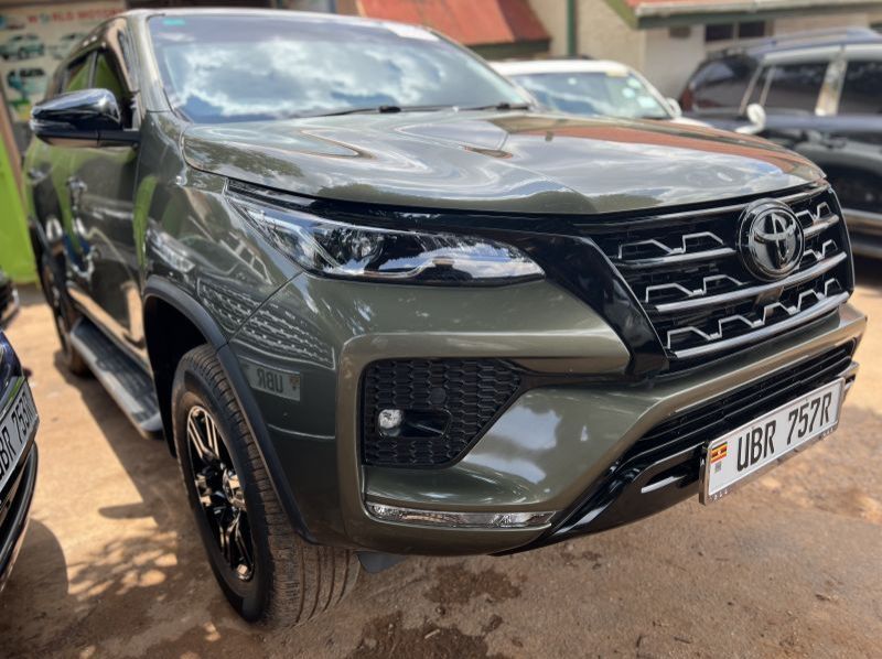 2022 Toyota fortuner pictures