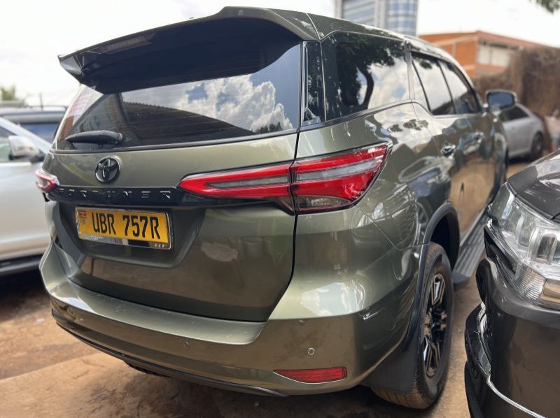 2022 Toyota fortuner pictures