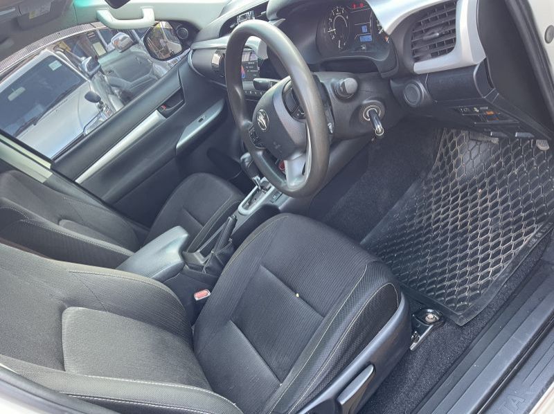 2015 Toyota hilux revo pictures