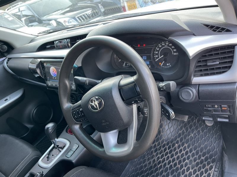 2015 Toyota hilux revo pictures
