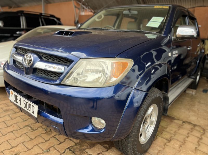 Used Toyota hilux double cabin  for sale in Kampala, Uganda