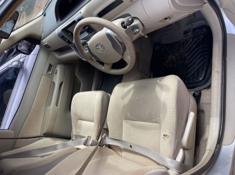 2005 Toyota raum pictures