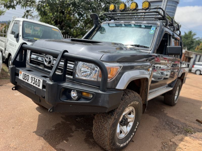 2020 Toyota Land cruiser Double cabin pictures