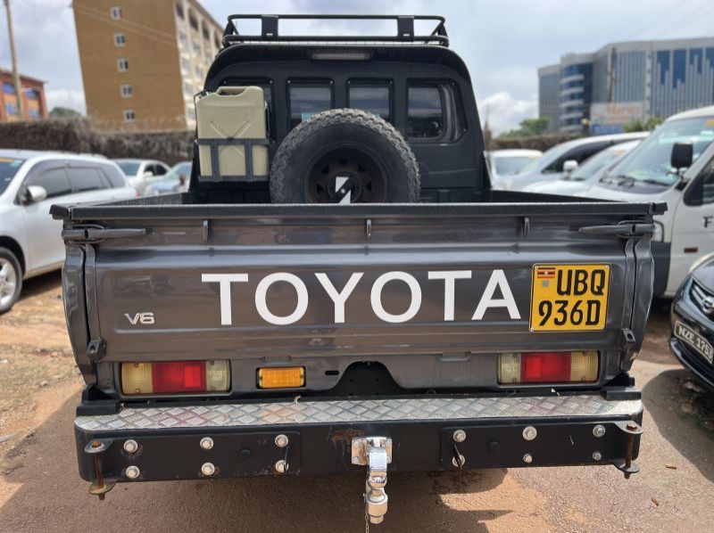 2020 Toyota Land cruiser Double cabin pictures