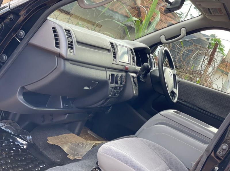 2009 Toyota hiace pictures