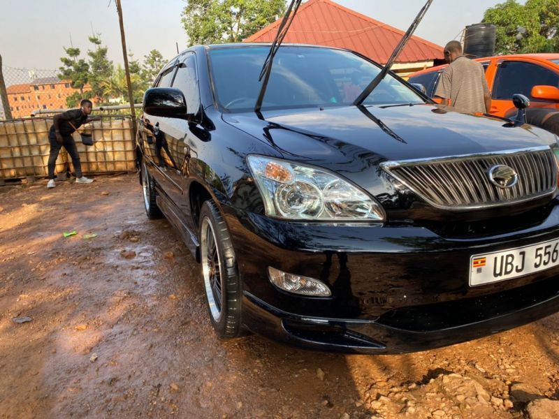 2006 Toyota Harrier for sale 80 000 Km Automatic transmission