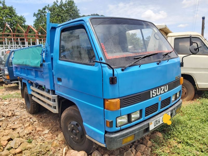 Used Isuzu ELF  for sale in Kampala, Uganda
