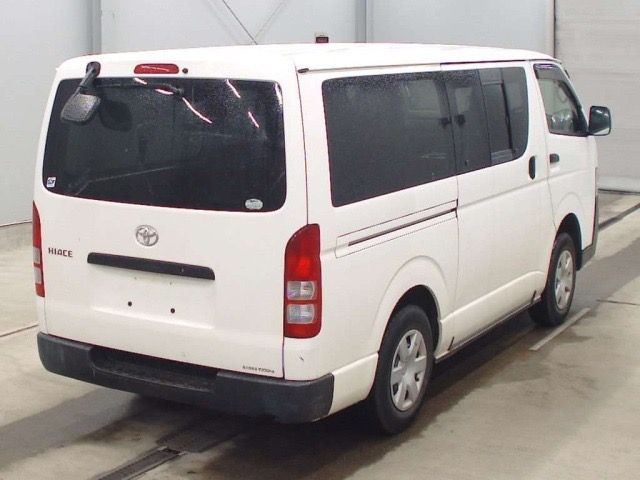 2013 Toyota HIACE VAN photo