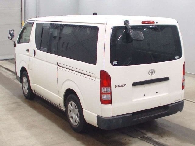 2013 Toyota HIACE VAN photo
