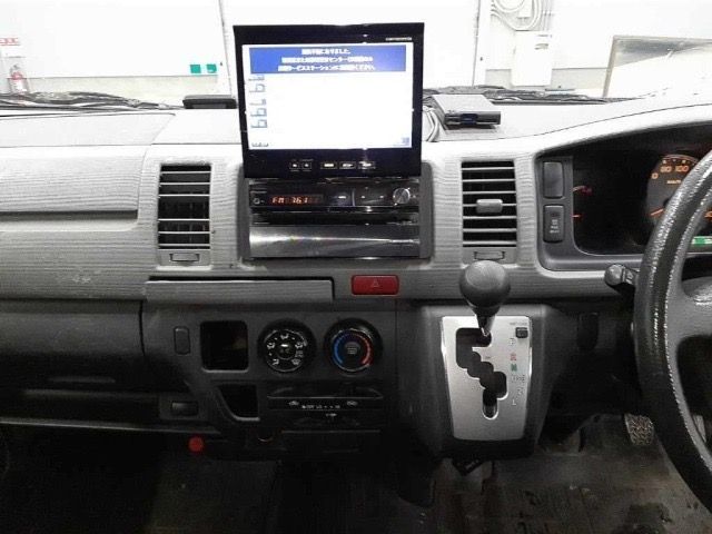 2013 Toyota HIACE VAN photo