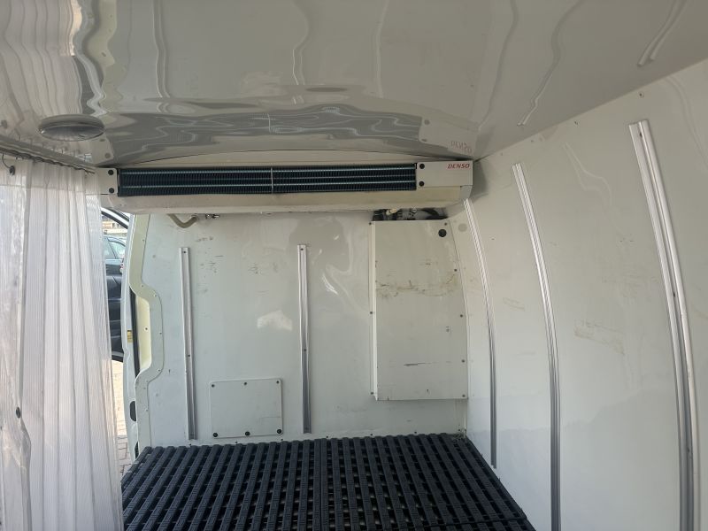 2013 Toyota Hiace photo