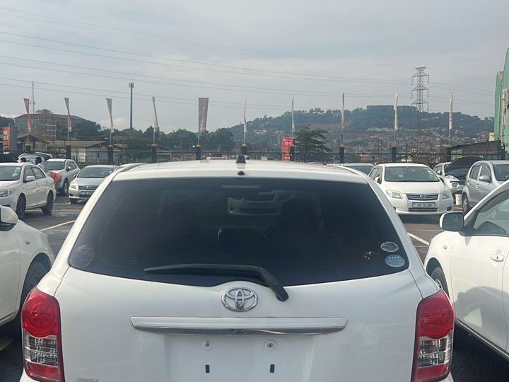 2015 Toyota Fielder photo