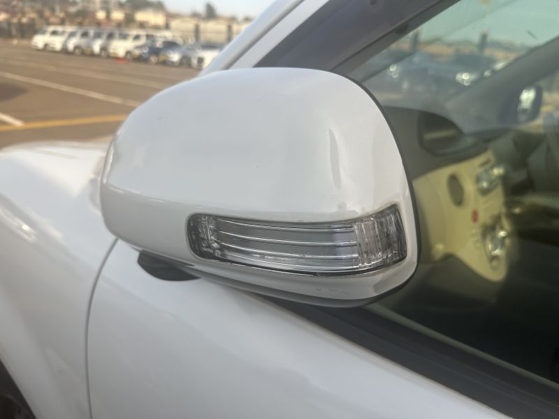 2011 Toyota Sienta photo