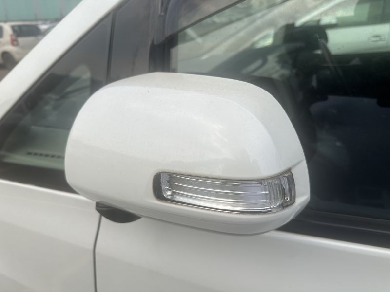 2010 Toyota VELLFIRE photo