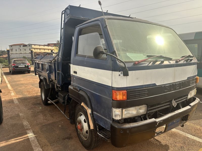 1992 Isuzu Forward photo