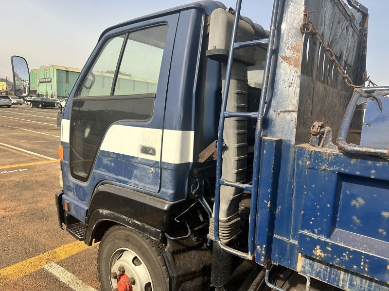 1992 Isuzu Forward photo