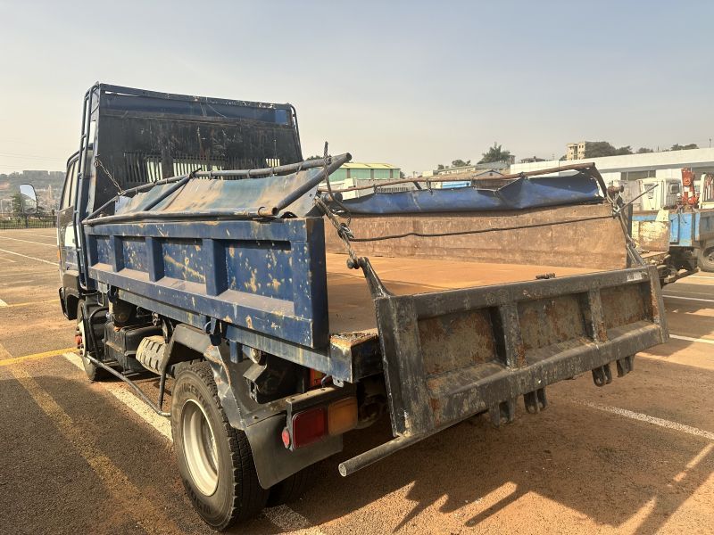 1992 Isuzu Forward photo