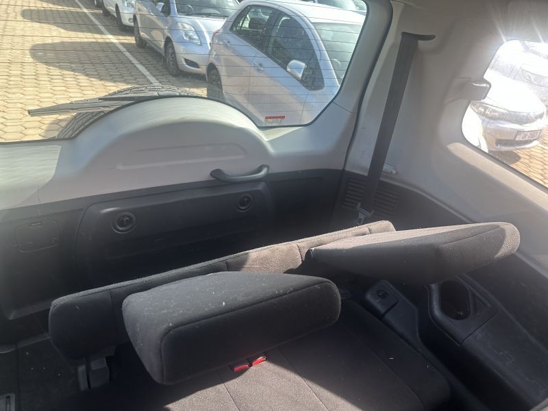 2011 Mitsubishi PAJERO photo