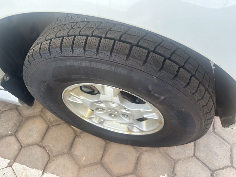 2011 Mitsubishi PAJERO photo