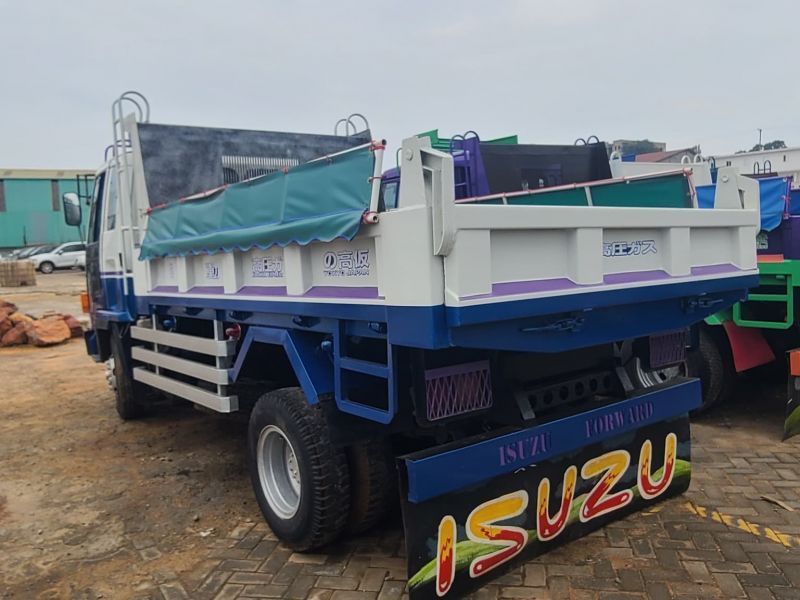 1992 Isuzu Forward photo