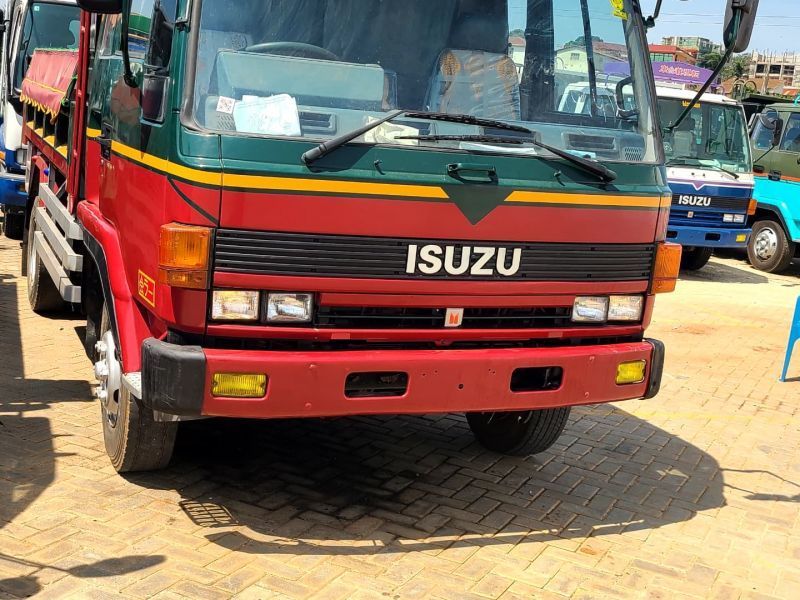 1991 Isuzu Forward photo