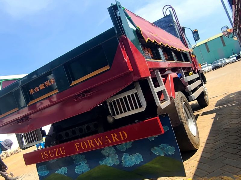1991 Isuzu Forward photo