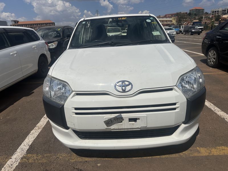 2016 Toyota Succeed photo