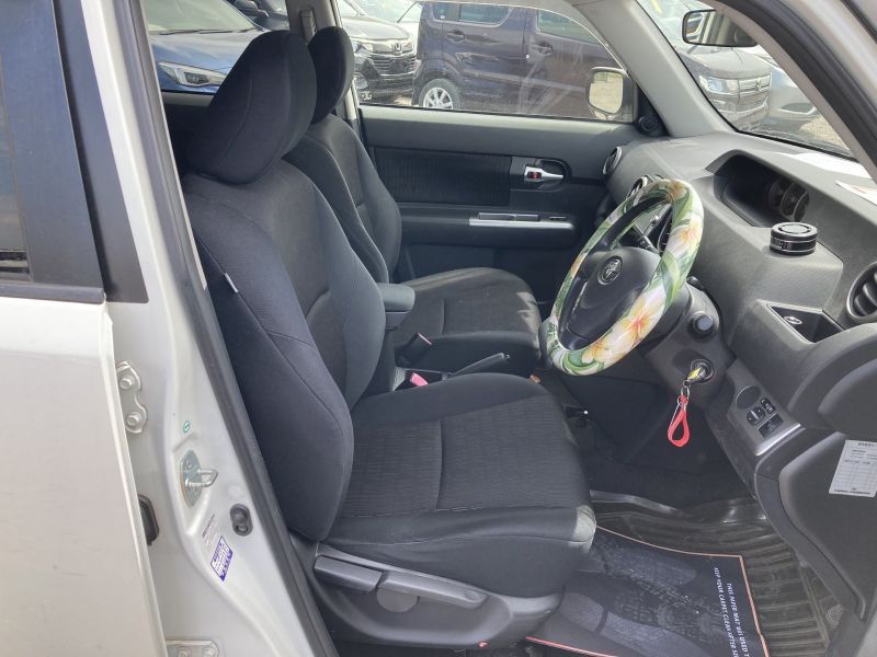 2013 Toyota Rumion photo