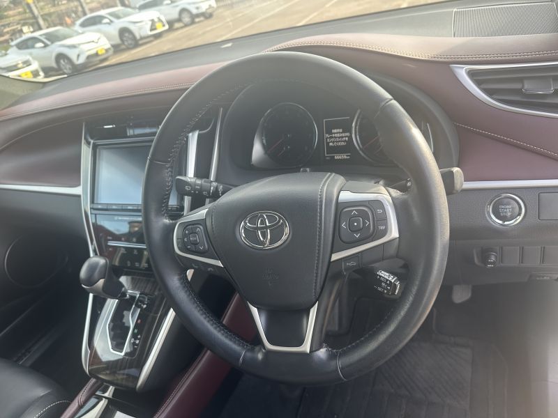 2016 Toyota Harrier photo