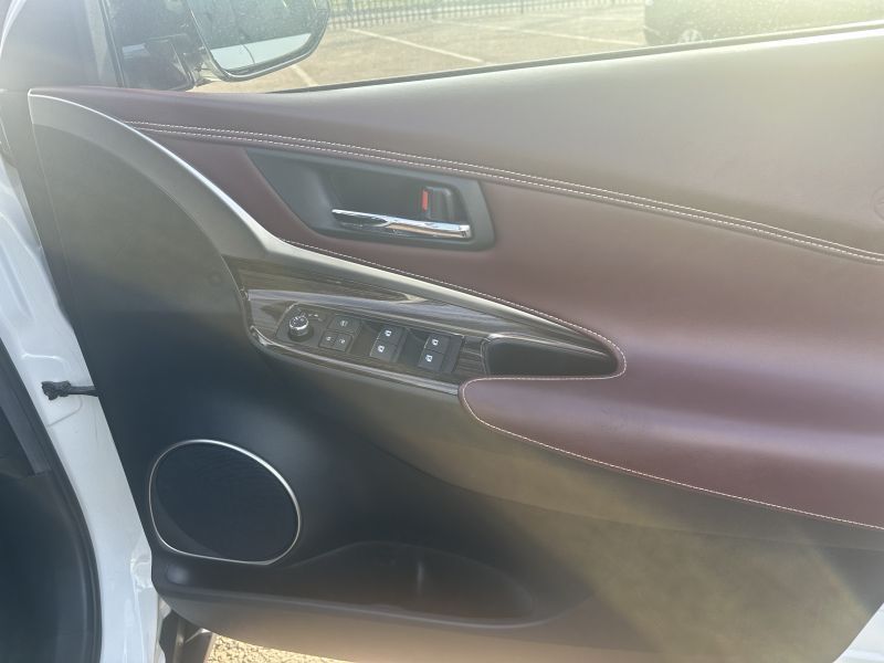 2016 Toyota Harrier photo