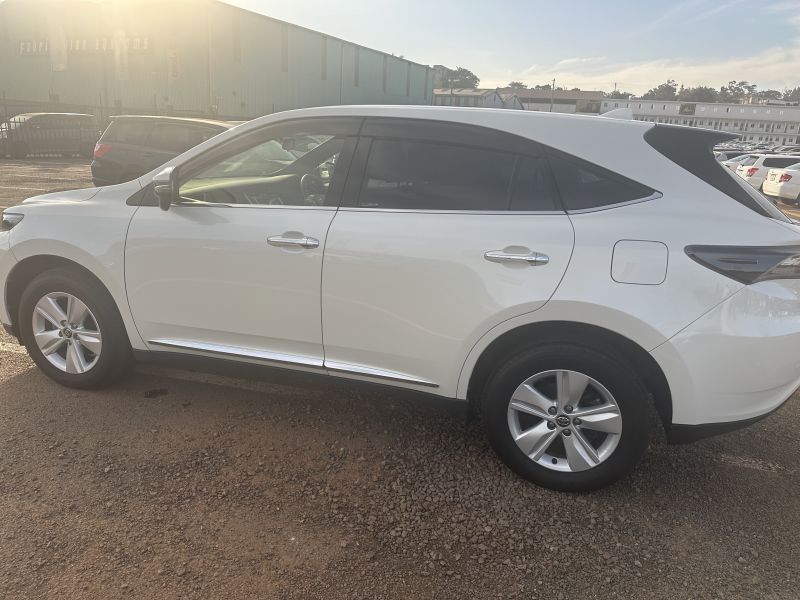 2016 Toyota Harrier photo