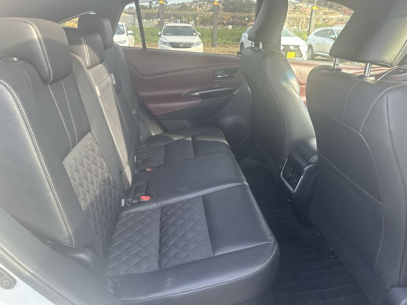 2016 Toyota Harrier photo