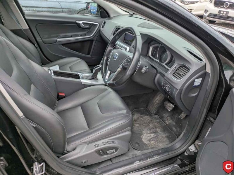 2018 Volvo V60 photo