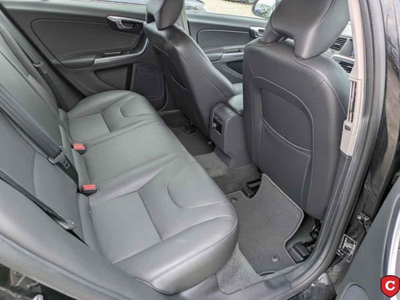 2018 Volvo V60 photo